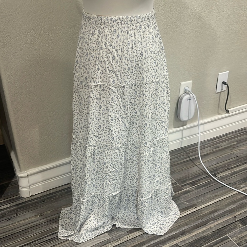 Brandy Mellville Izzy Floral skirt in gorgeous blue flower
